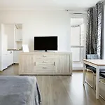 Airport Orange Appartement Warschau