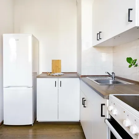 Airport Orange شقة *